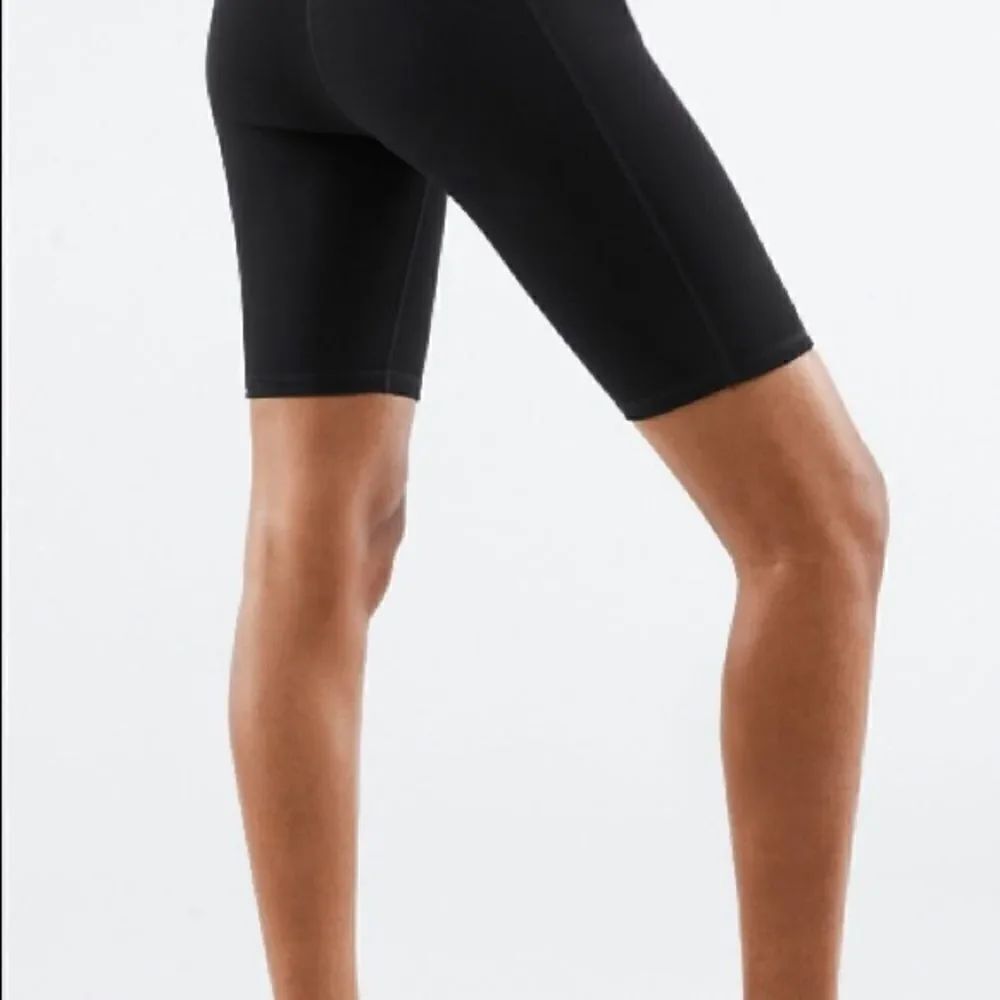 Fabletics Transition Set of 2 Short & Bra - Picture 6 of 9